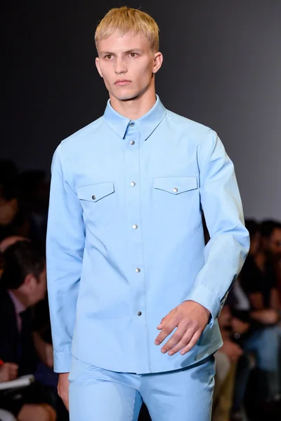 Look 10